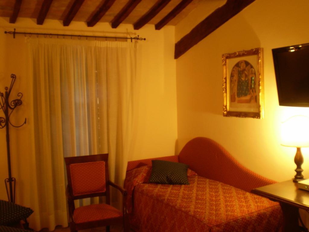 Country Hotel Poggiomanente Umbertide Exterior photo
