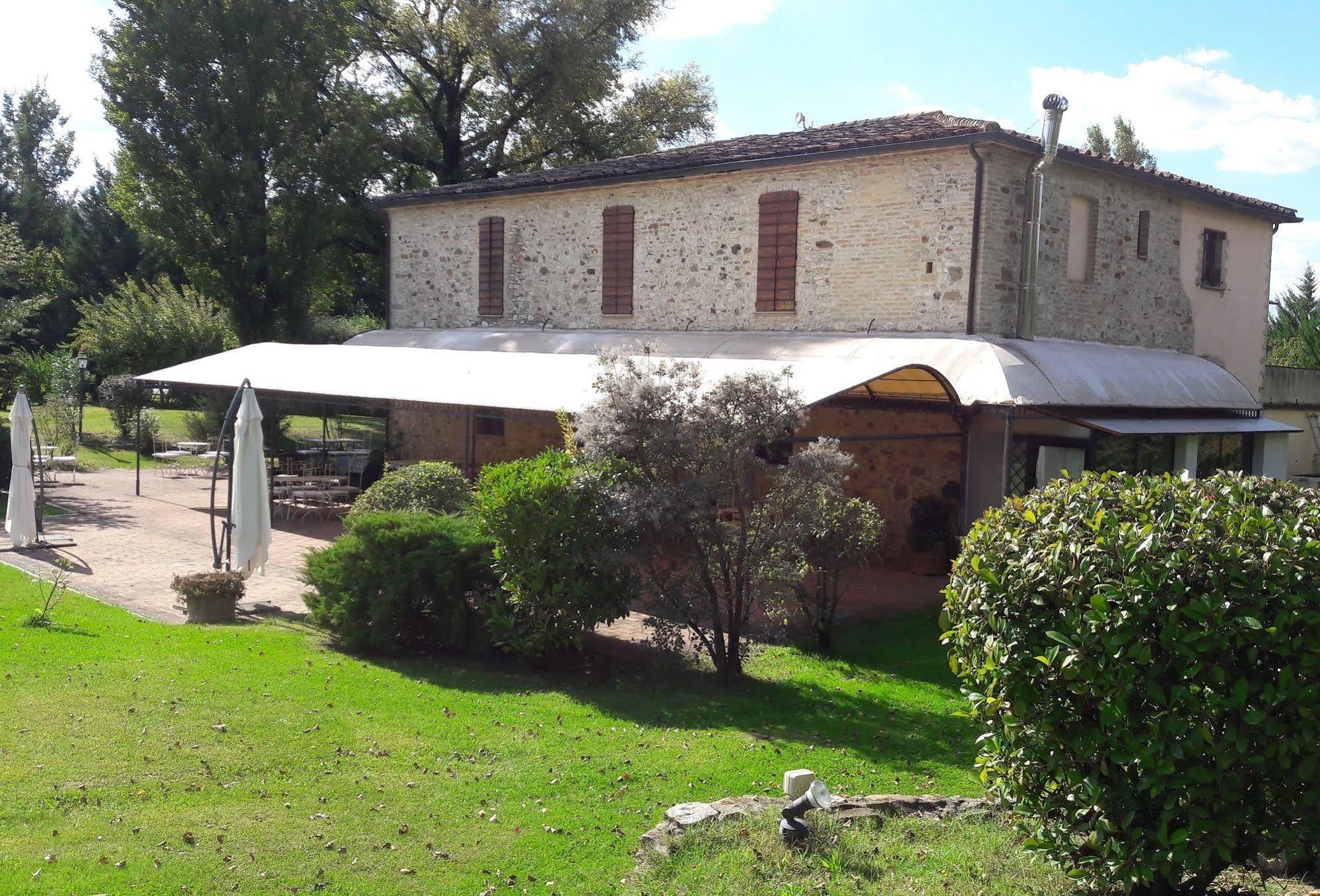 Country Hotel Poggiomanente Umbertide Exterior photo